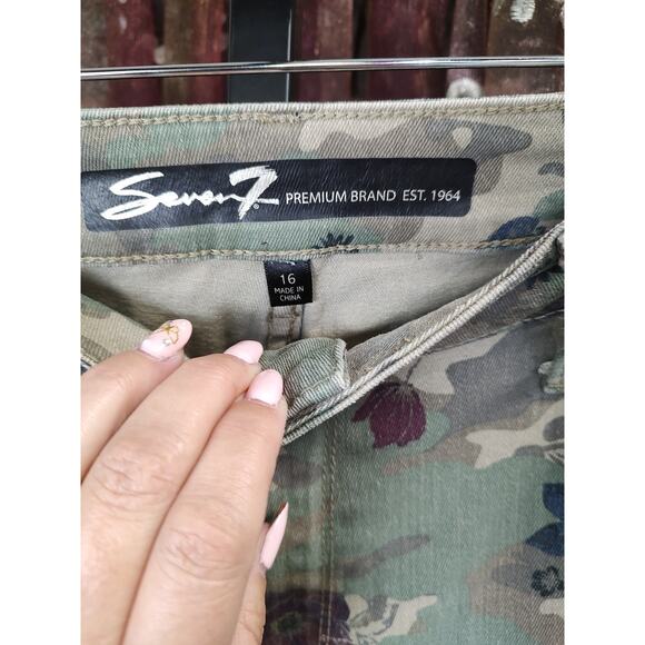 Women's Seven Jeans High Rise Straight Camo Floral Size 16 - Picture 8 of 16